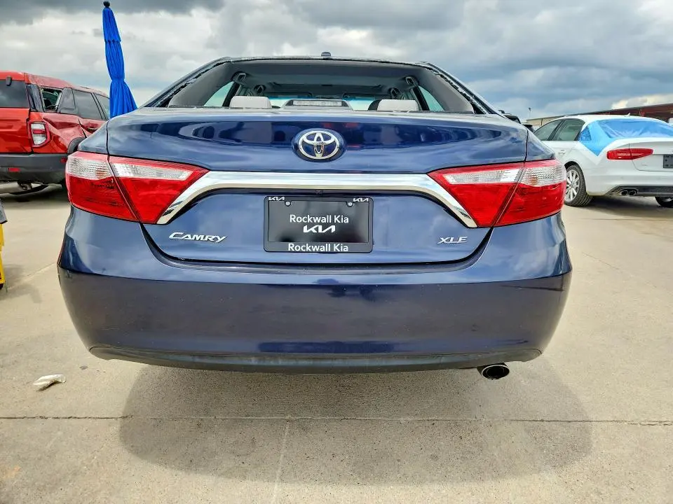 2017 TOYOTA CAMRY XLE  