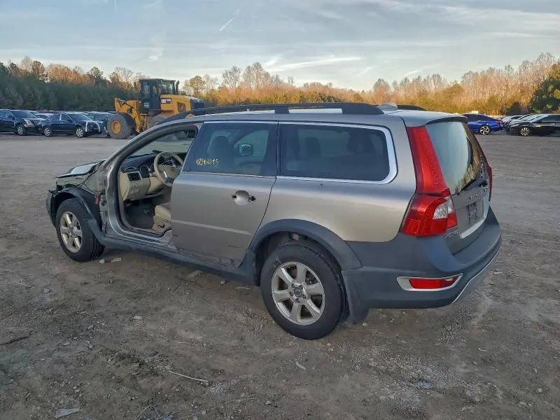 2012 VOLVO XC70 3.2  