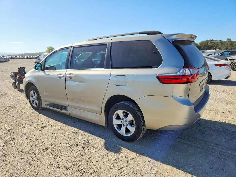 2015 TOYOTA SIENNA LE  