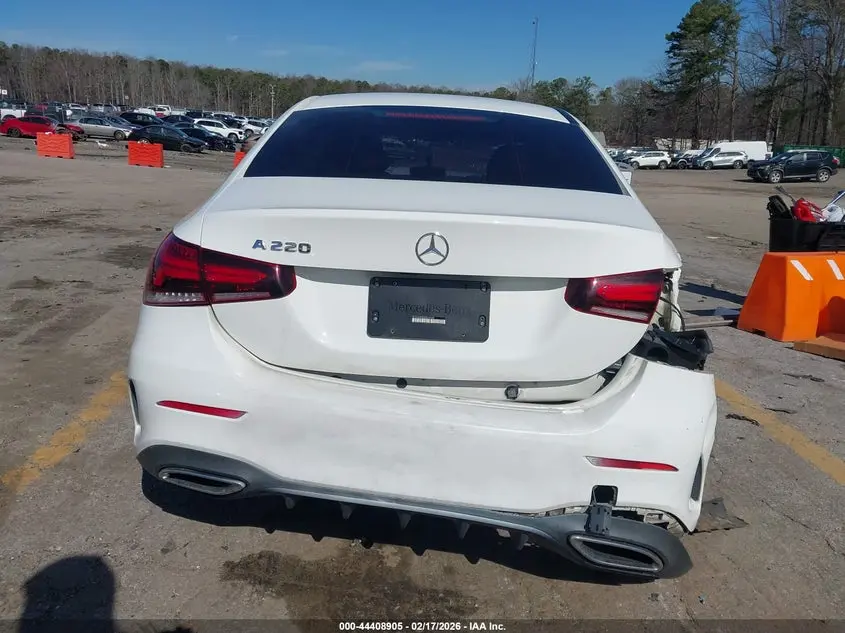 2021 MERCEDES-BENZ A 220  
