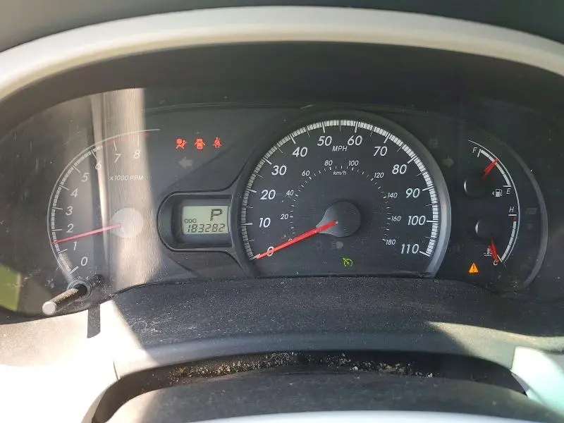 2012 TOYOTA SIENNA LE  