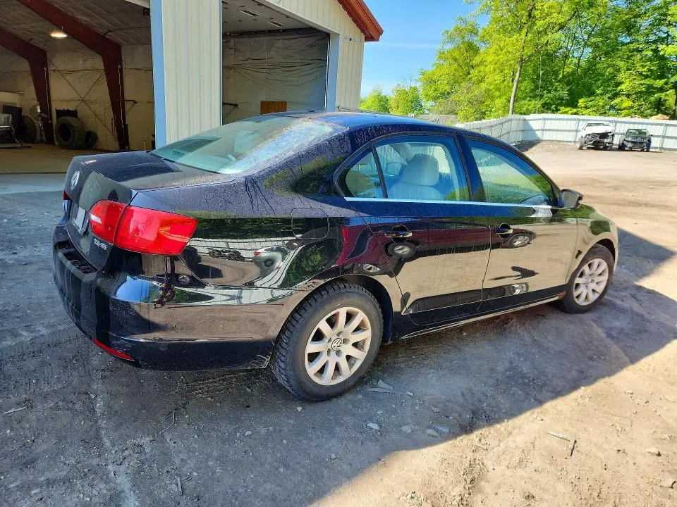 2013 VOLKSWAGEN JETTA SE  