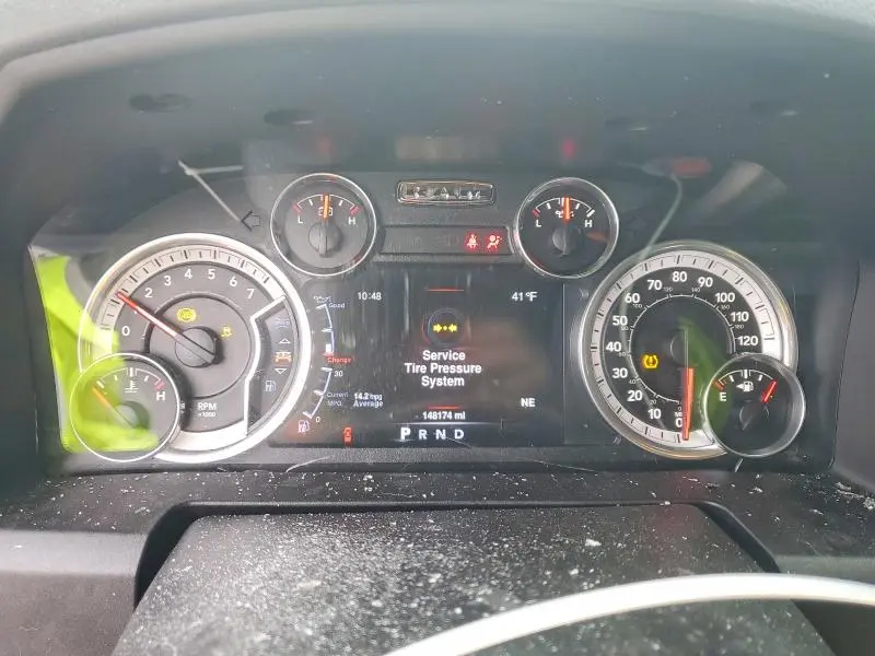 2016 RAM 1500 SLT  