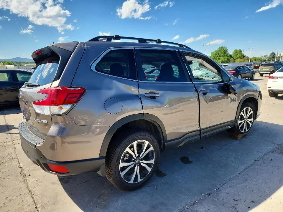 2022 SUBARU FORESTER LIMITED  
