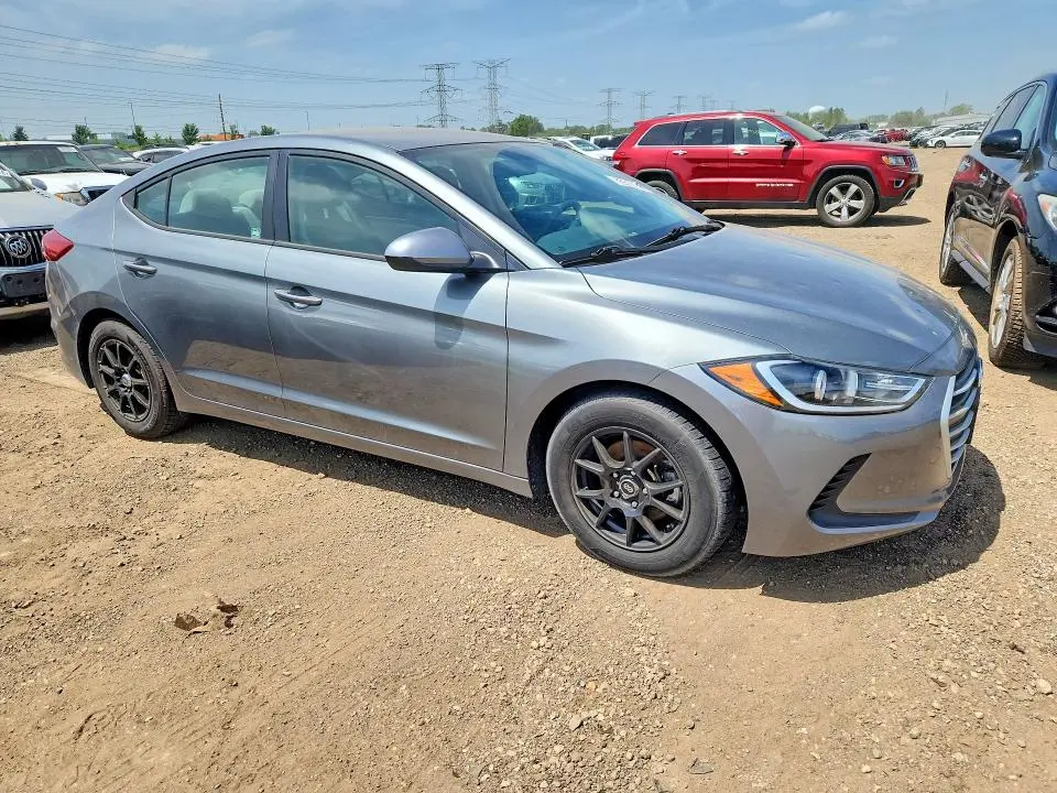 2017 HYUNDAI ELANTRA SE  