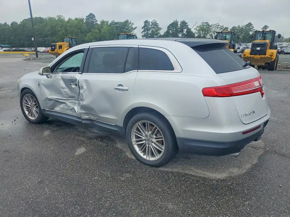 2013 LINCOLN MKT   