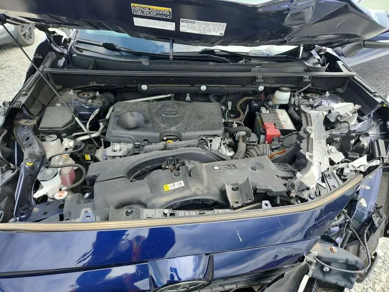 2019 TOYOTA RAV4 XLE  