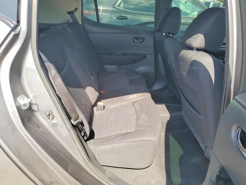 2019 NISSAN LEAF SV PLUS  