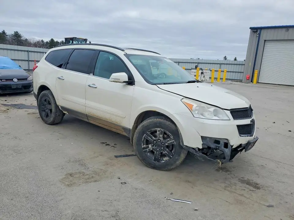 2011 CHEVROLET TRAVERSE LT  