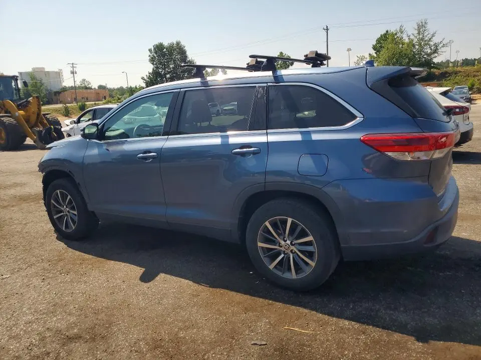 2019 TOYOTA HIGHLANDER XLE  