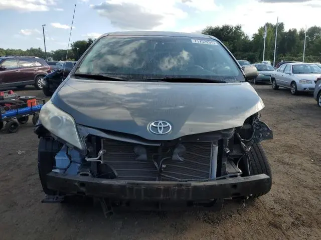 2012 TOYOTA SIENNA XLE  