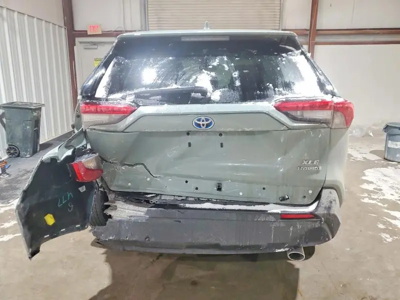 2023 TOYOTA RAV4 XLE  