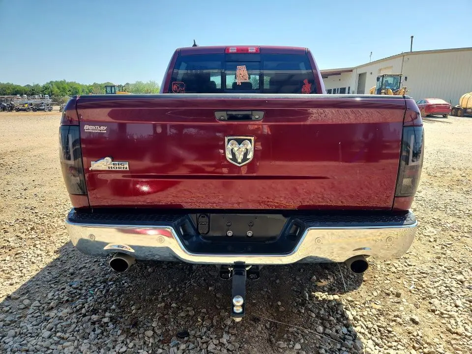2016 RAM 1500 SLT  