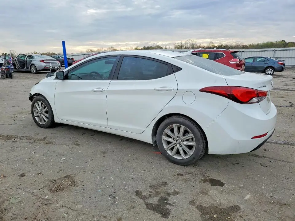2015 HYUNDAI ELANTRA SE  