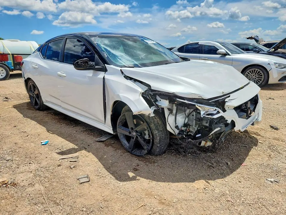 2022 NISSAN SENTRA SR  