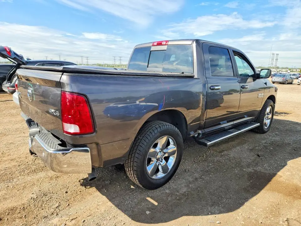 2018 RAM 1500 SLT  