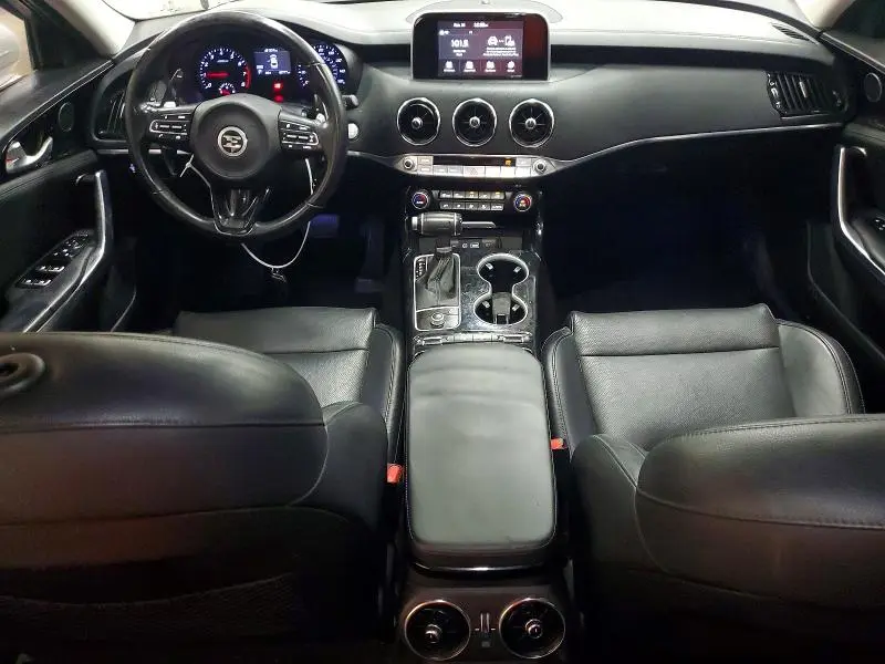 2018 KIA STINGER BASE  