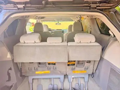 2011 TOYOTA SIENNA LE  