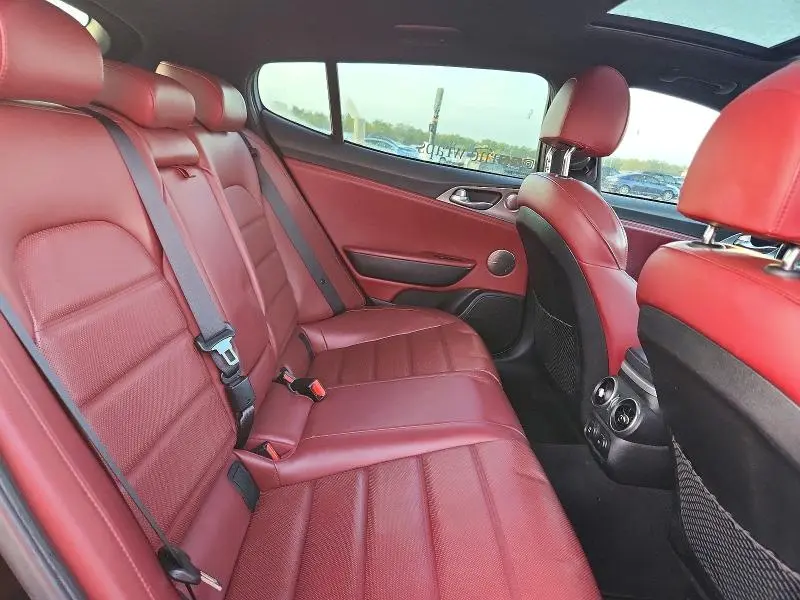 2018 KIA STINGER GT2  