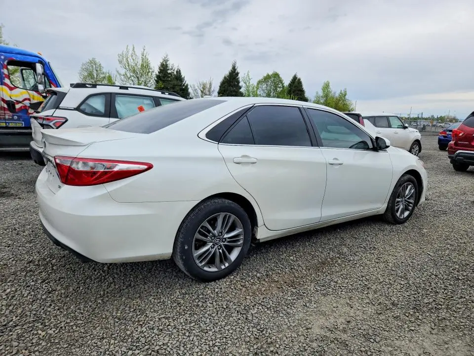 2017 TOYOTA CAMRY SE  