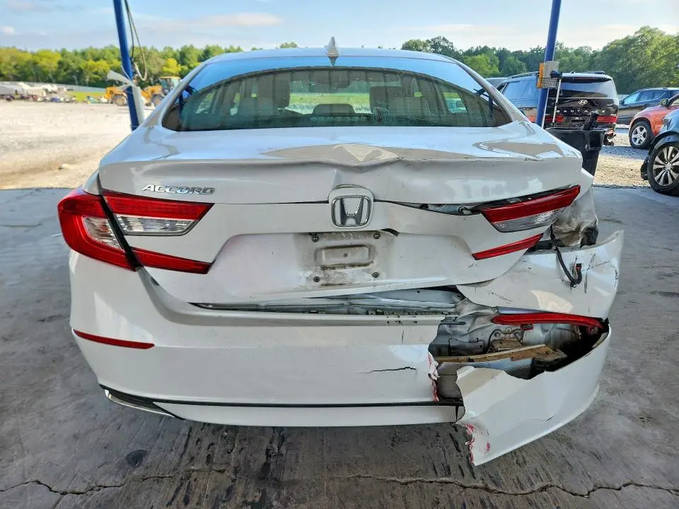 2018 HONDA ACCORD LX  