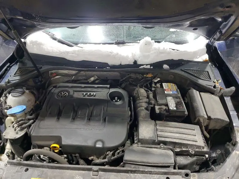 2015 VOLKSWAGEN PASSAT SE  