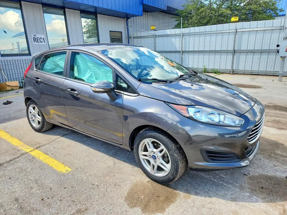 2017 FORD FIESTA SE  