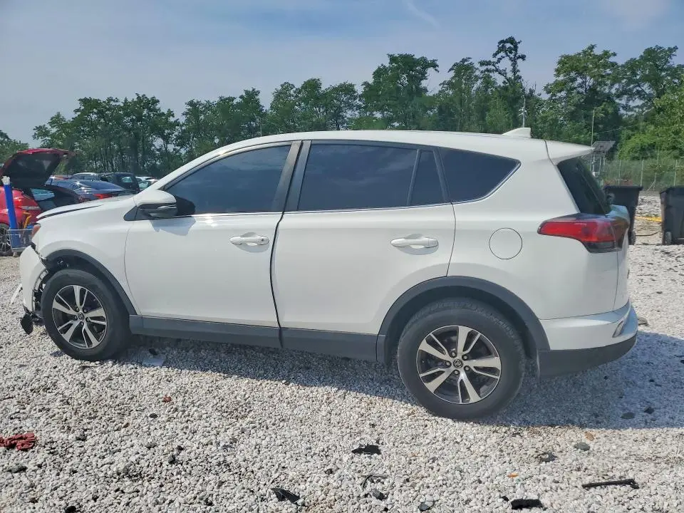 2018 TOYOTA RAV4 XLE  