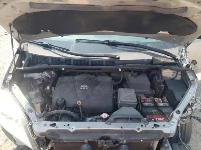 2017 TOYOTA SIENNA   