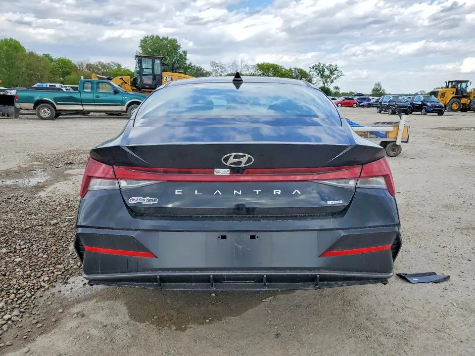 2025 HYUNDAI ELANTRA LIMITED  