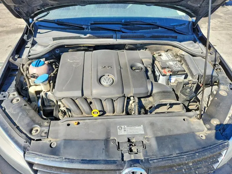 2011 VOLKSWAGEN JETTA SE  