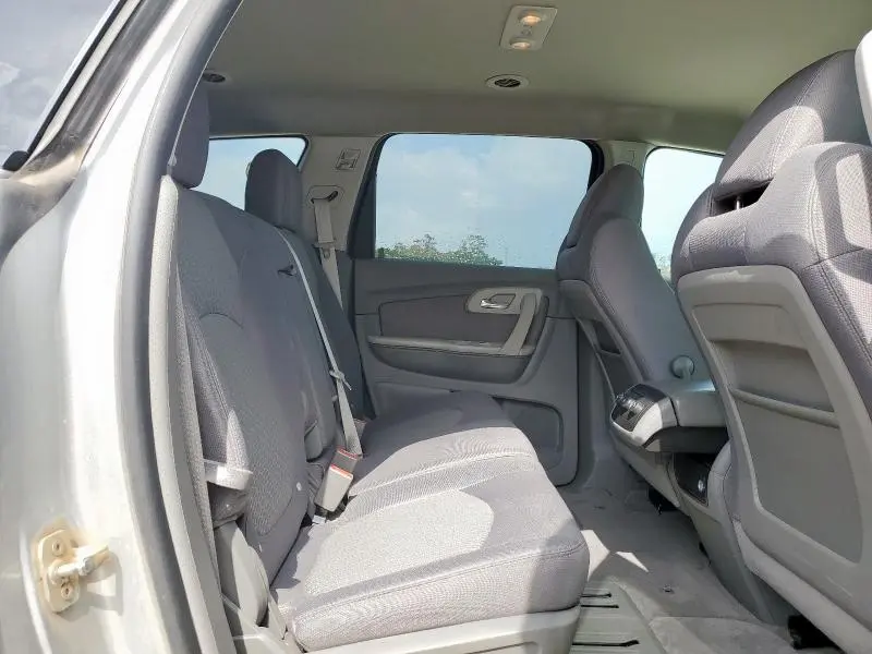 2012 CHEVROLET TRAVERSE LS  