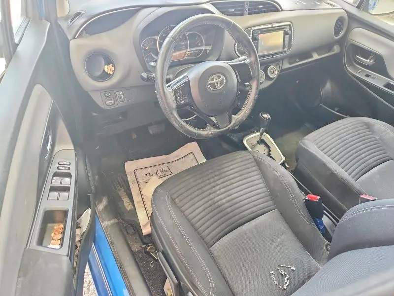 2015 TOYOTA YARIS 5-DOOR SE  