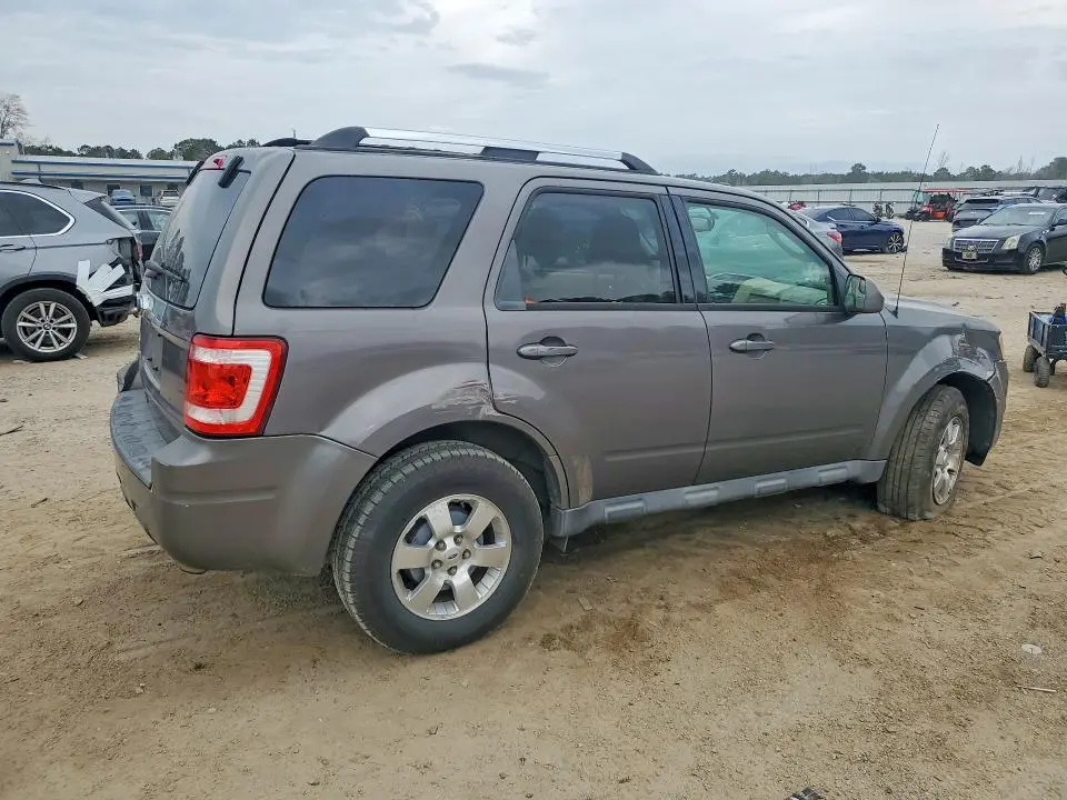 2011 FORD ESCAPE LIMITED  