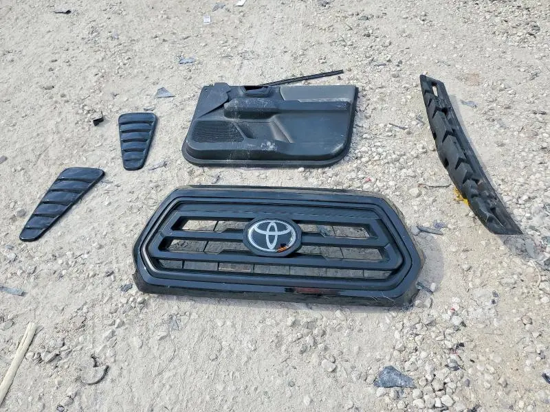 2023 TOYOTA TACOMA SR V6  