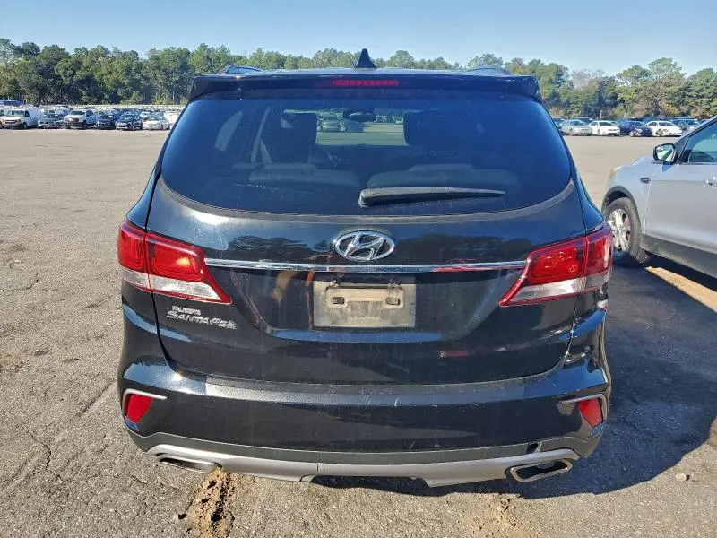 2018 HYUNDAI SANTA FE SE  