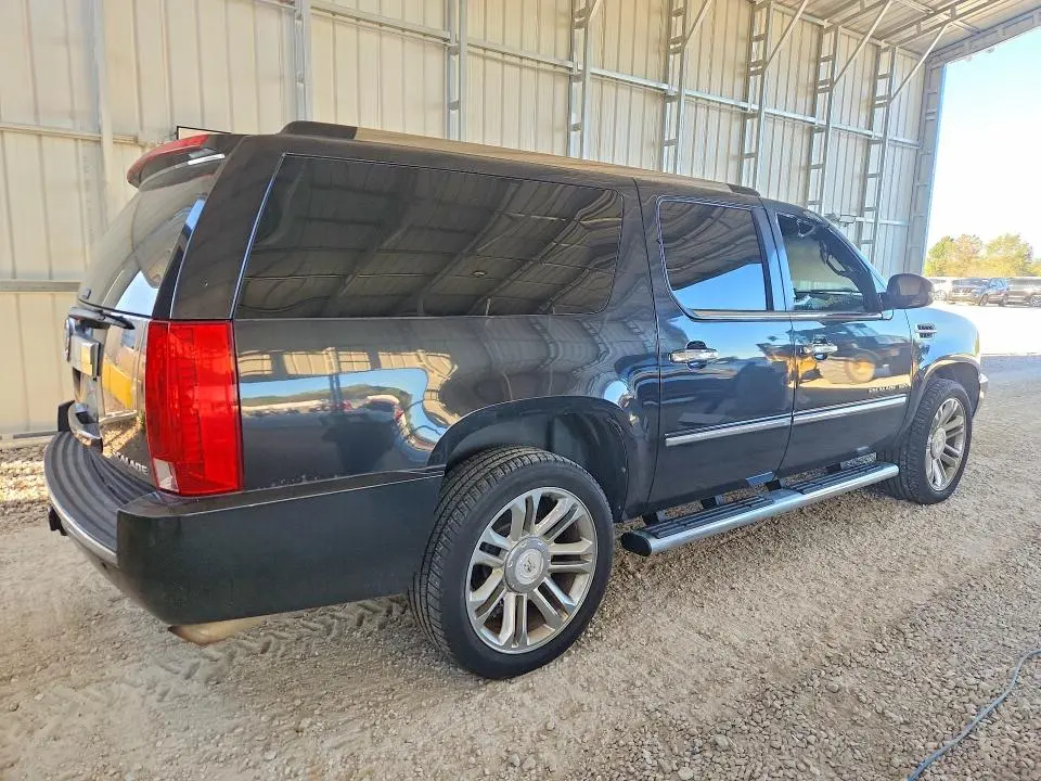 2011 CADILLAC ESCALADE ESV PREMIUM  