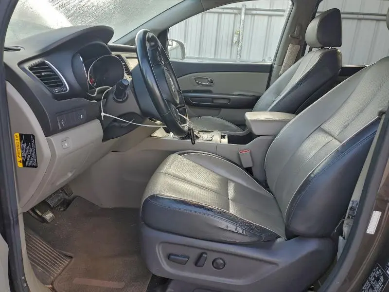 2017 KIA SEDONA LX  
