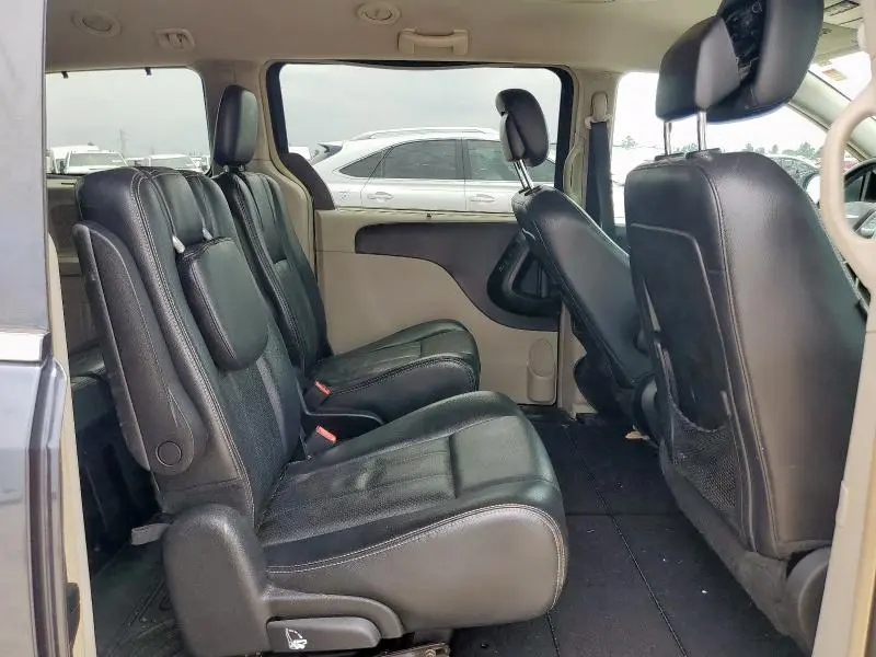 2013 CHRYSLER TOWN & COUNTRY TOURING L  