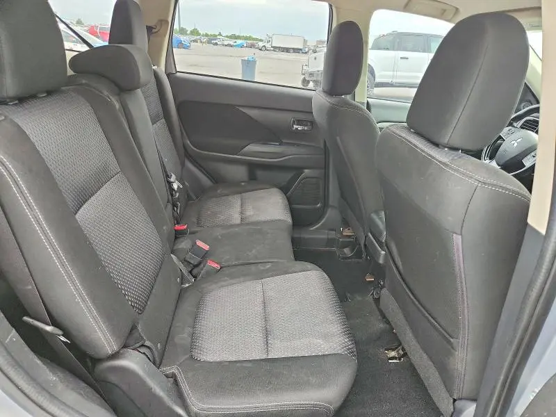 2017 MITSUBISHI OUTLANDER ES  
