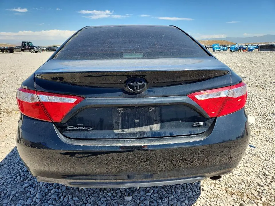 2017 TOYOTA CAMRY SE  
