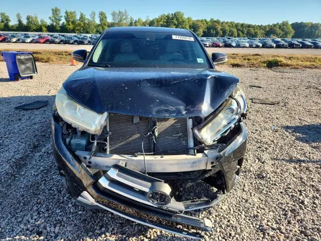 2019 TOYOTA HIGHLANDER LE  
