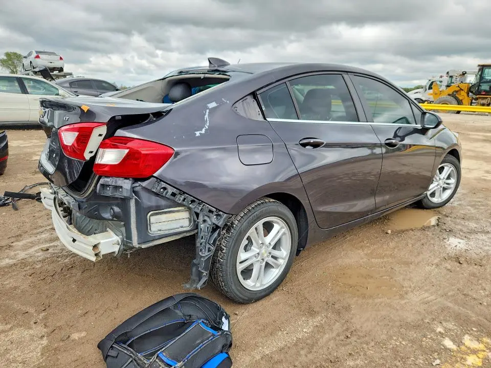 2017 CHEVROLET CRUZE LT  