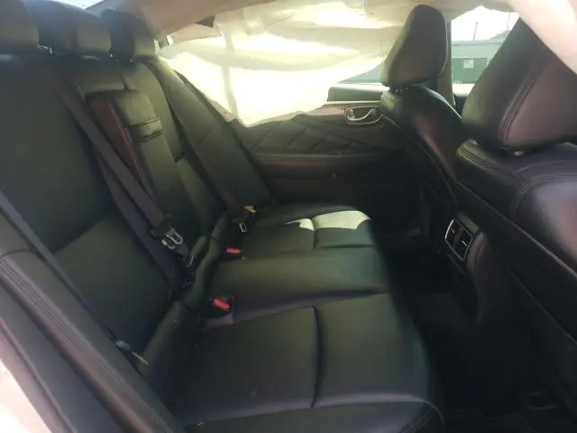 2018 INFINITI Q50 LUXE