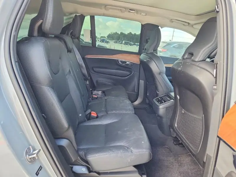2024 VOLVO XC90 PLUS  