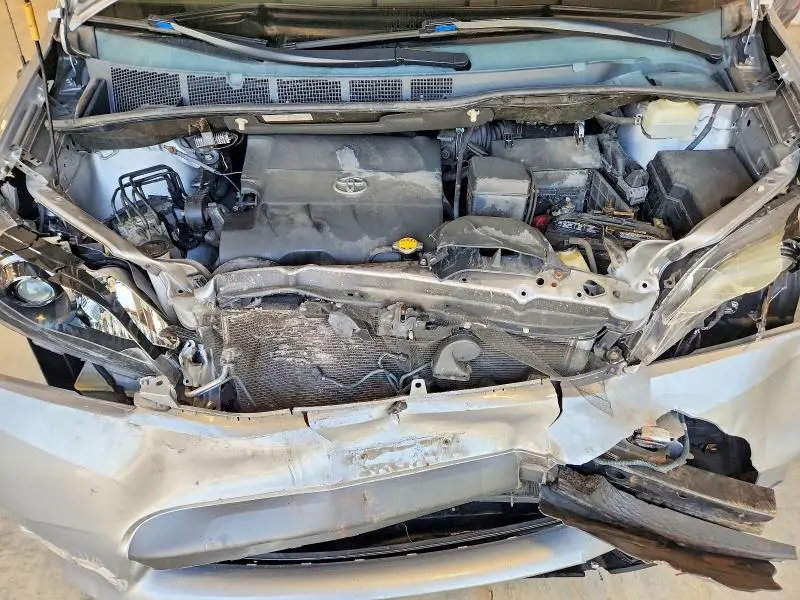 2013 TOYOTA SIENNA SPORT  