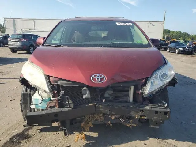 2015 TOYOTA SIENNA LE  