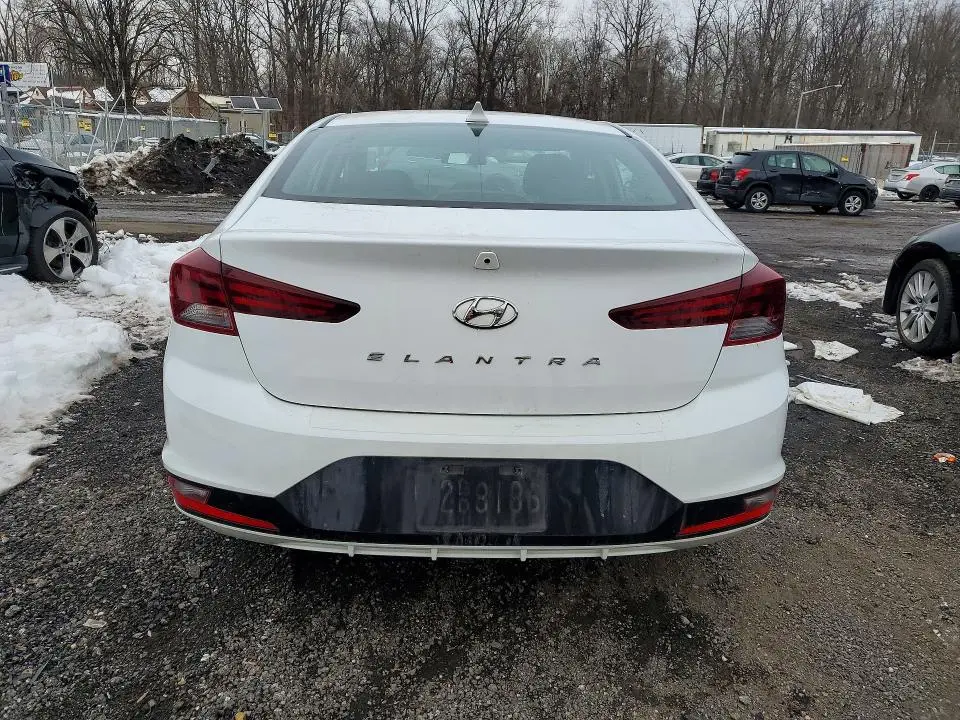 2020 HYUNDAI ELANTRA SEL  