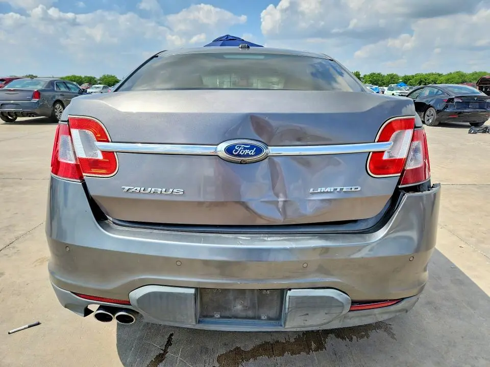 2011 FORD TAURUS LIMITED  