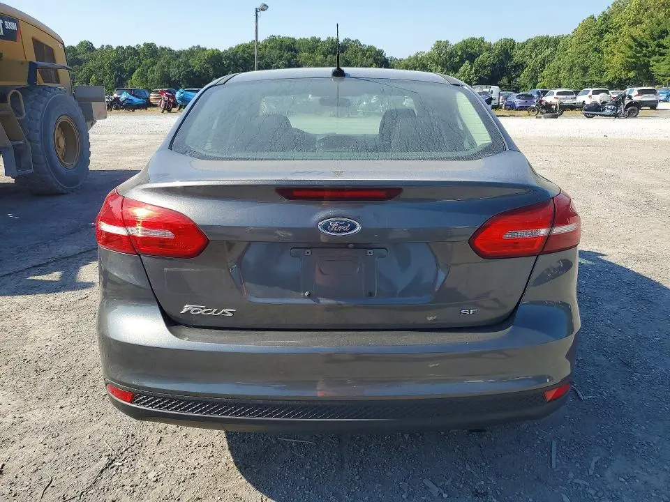 2016 FORD FOCUS SE  